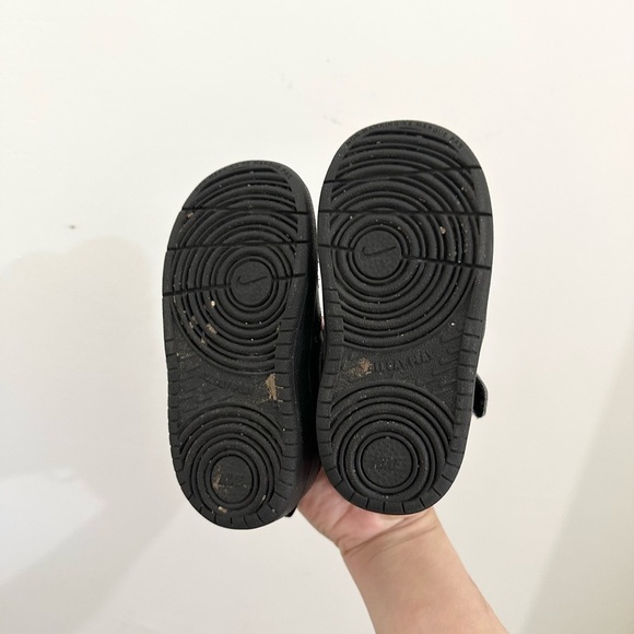 Nike Kids' Court Borough black sneakers active size 7 casual - Picture 7 of 7